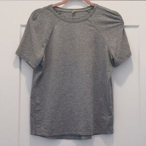 Lululemon green short sleeve top